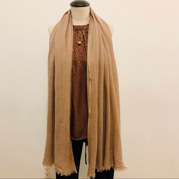 Unbranded wool rectangular scarf with frayed hem. One size. EUC. - Picture 2 of 8